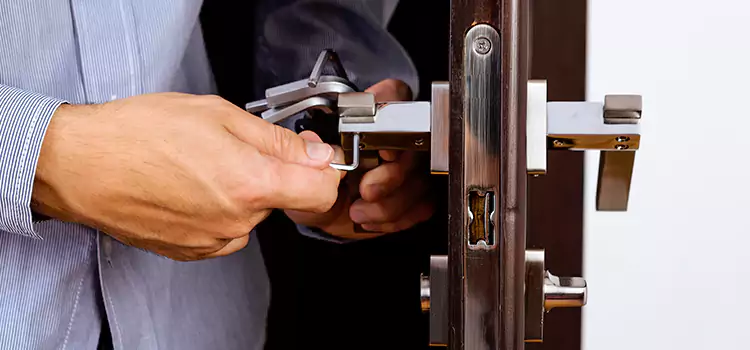 Commercial Door Lock Repair Colonia